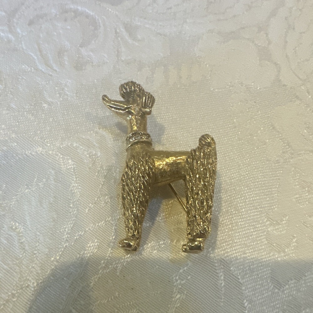 Vintage Gold Tone Poodle Dog Pin Brooch Metal Jewelry Rhinestone collar